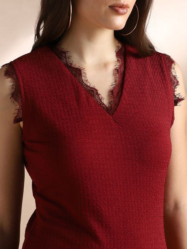 Globus Women Maroon Self Design V-Neck Lace Insert Detail Mini Bodycon Dress