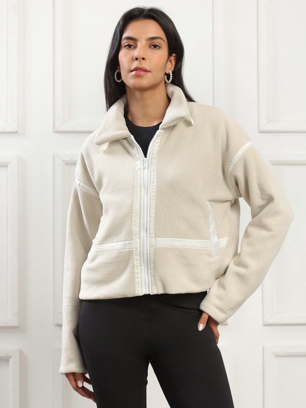 Globus Women Beige Spread Collar Long Drop Shoulder Sleeves Faux Fur Trim 2 Pockets Oversized Winterwear Jacket