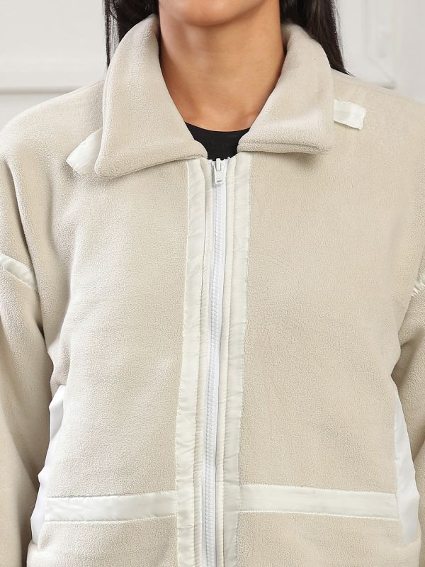 Globus Women Beige Spread Collar Long Drop Shoulder Sleeves Faux Fur Trim 2 Pockets Oversized Winterwear Jacket