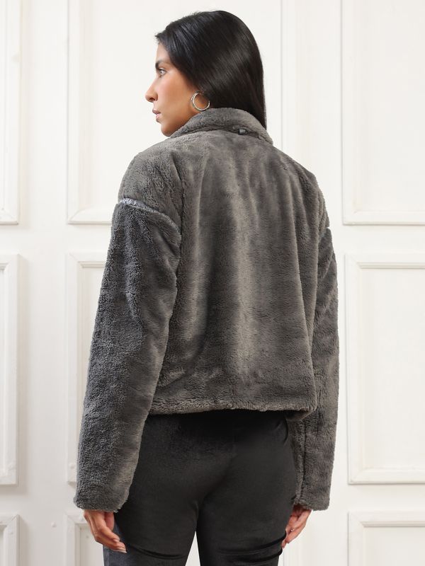 Globus Women Grey Spread Collar Long Drop Shoulder Sleeves Faux Fur Trim 2 Pockets Oversized Winterwear Jacket