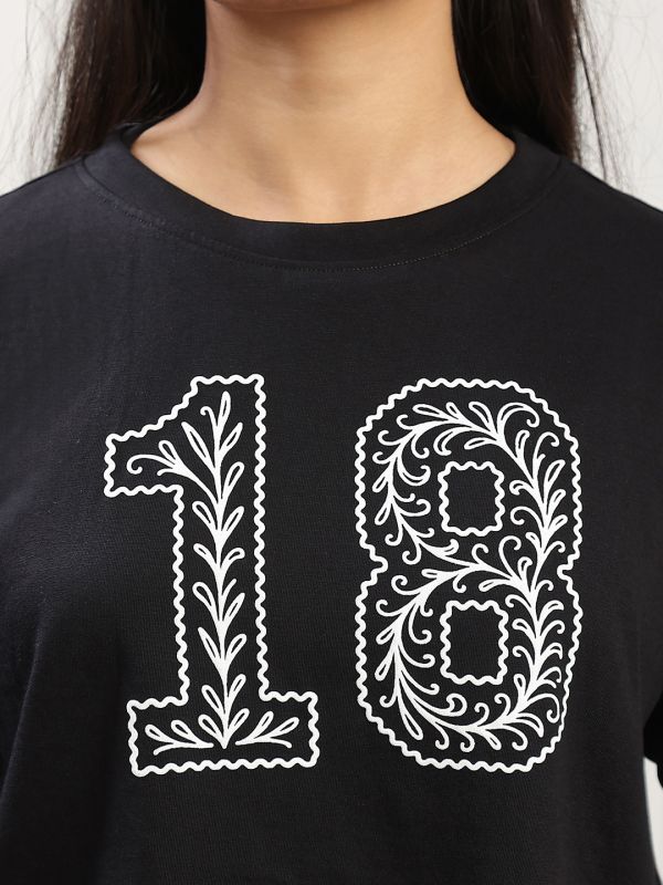 Globus Women Black Round Neck Short Sleeves Graphic Print Boxy Fit T-Shirt