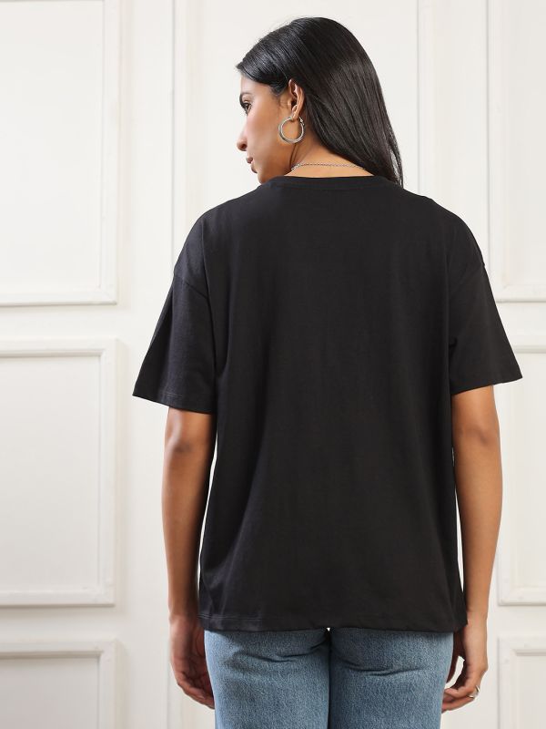 Globus Women Black Round Neck Drop Shoulder Sleeves Graphic Print Oversized T-Shirt