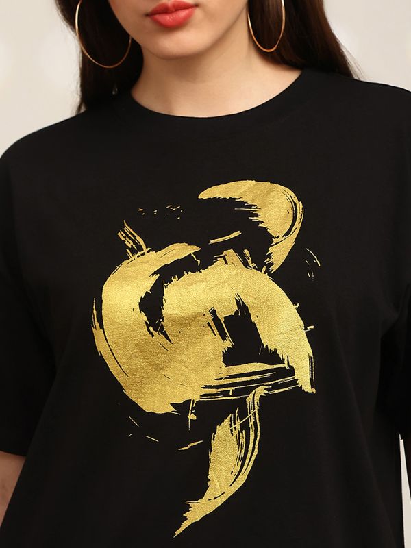 Globus Women Black Graphic Print Round Neck Drop Shoulder Sleeves Oversized T-Shirt