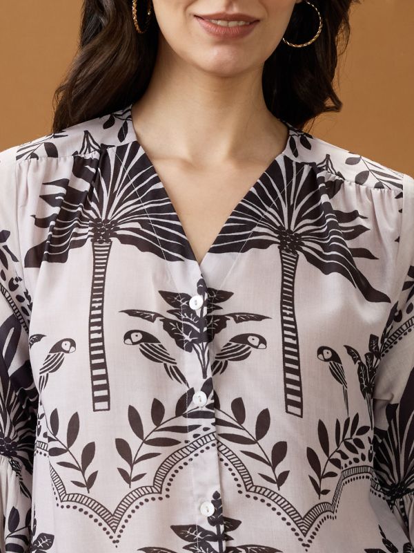 Globus Women Black & White Tribal Print V-Neck Bishop Sleeves Shirt Style Top