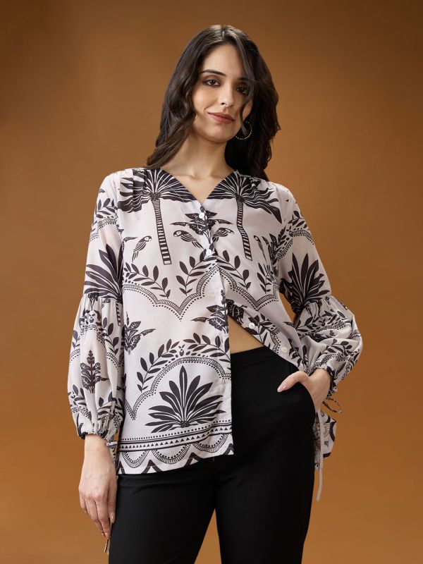 Globus Women Black & White Tribal Print V-Neck Bishop Sleeves Shirt Style Top