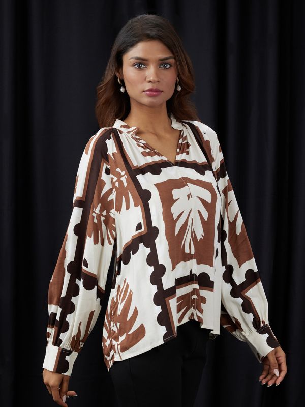 Globus Women Brown Abstract Print V-Neck Reglan Sleeves Top