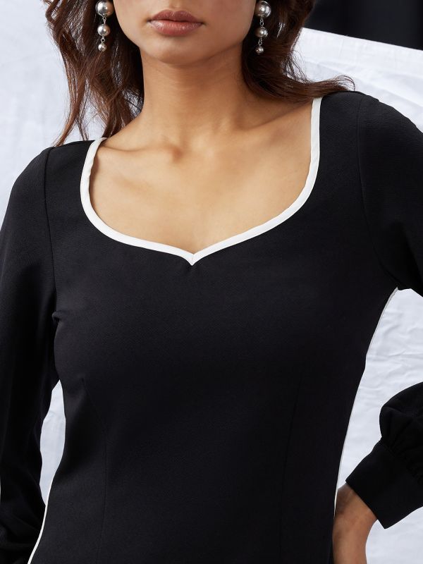 Globus Women Black Sweetheart Neck Cuffed Sleeves Self Design Mini Sheath Workwear Dress