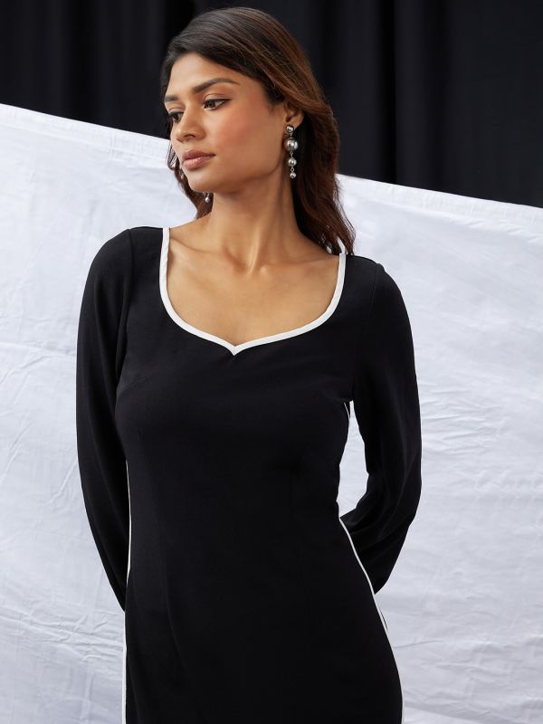 Globus Women Black Sweetheart Neck Cuffed Sleeves Self Design Mini Sheath Workwear Dress