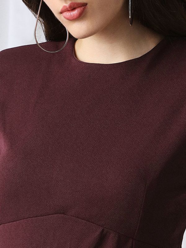 Globus Women Wine Round Neck Shoulder Pads Self Design Mini Workwear Sheath Dress