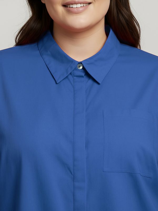 Globus Gloplus Women Blue Collared Neck Cuffed Sleeves Chest Pocket Solid Curved Hem Oversized Plus Size Workwear Shirt