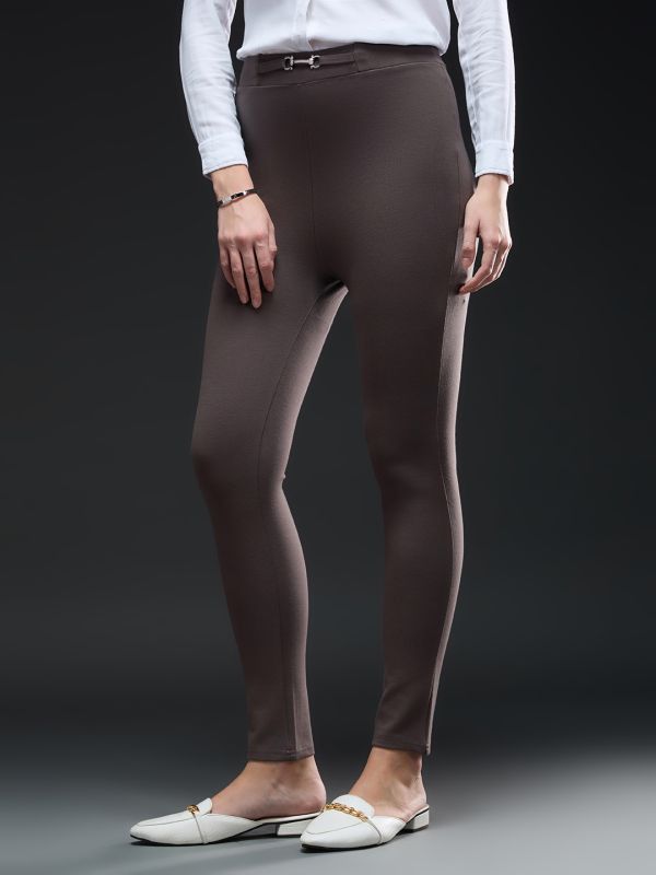 Globus Women Mouse Solid Metal Buckle Detail Mid-Rise Stretchable Skinny Fit Workwear Treggings