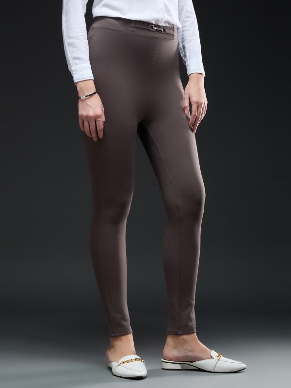 Globus Women Mouse Solid Metal Buckle Detail Mid-Rise Stretchable Skinny Fit Workwear Treggings