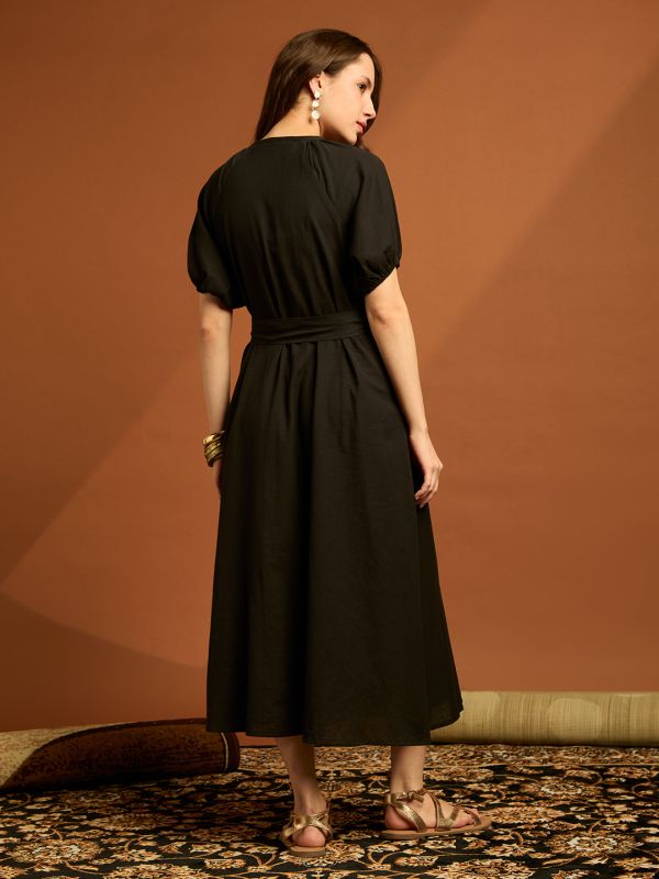 Globus Women Black Keyhole Neck Raglan Sleeves Lace Inserts A-line Midi Cotton Fusion Dress With Belt