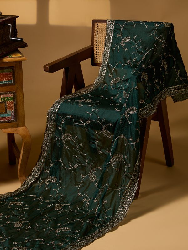 Globus Women Green Sequinned & Paisely Silk Thread Embroidered Scalloped Border Festive Dupatta