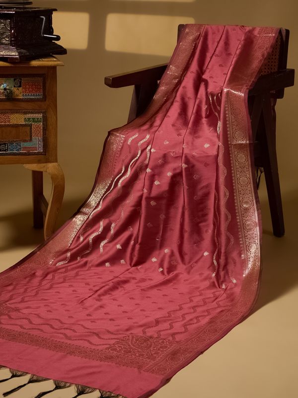 Globus Women Pink Ethnic Woven Design Brocade Tasselled Border Festive Banarasi Dupatta