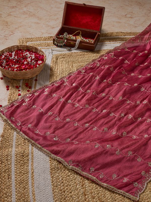 Globus Women Mauve Sequinned & Floral Silk Thread Embroidered Scalloped Border Festive Dupatta