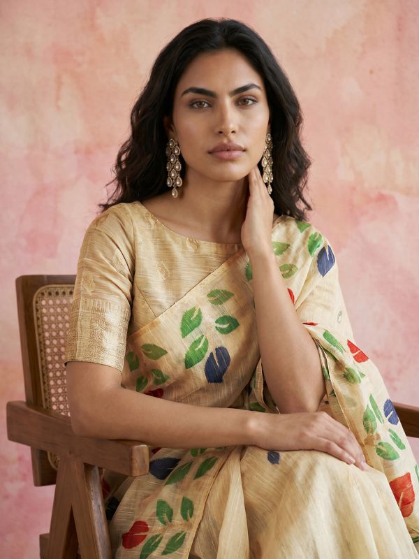 Globus Women Beige Cotton Silk Floral Woven Design Hand Knotted Tassel Border Saree With Unstitched Blouse Piece