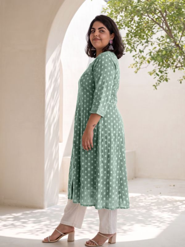 Globus Gloplus Women Green Round Neck Ethnic Foil Print Front Slit Flared Hem Panelled Plus Size A-line Kurta