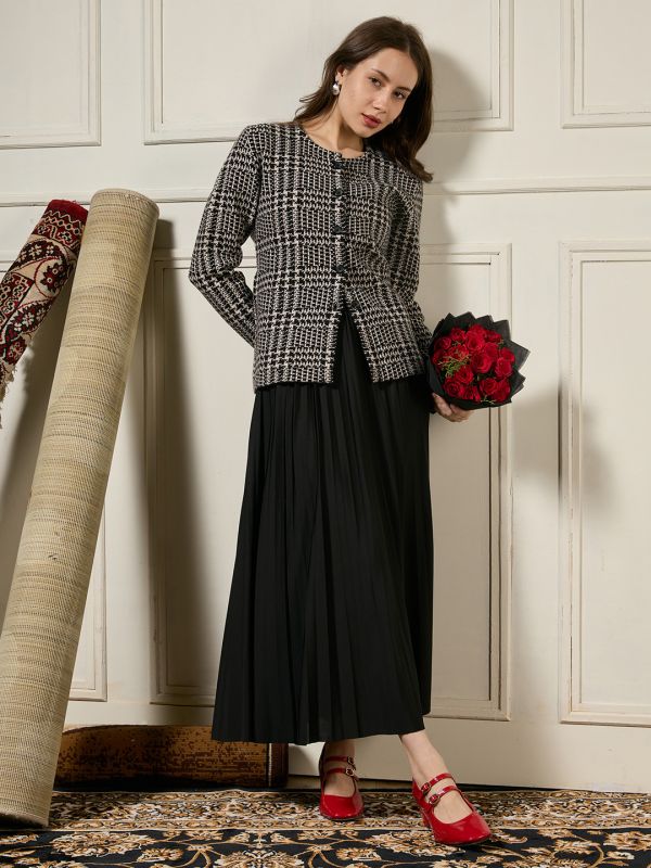 Globus Women Black Round Neck Long Sleeves Houndstooth Self Design Acrylic Winterwear Overcoat