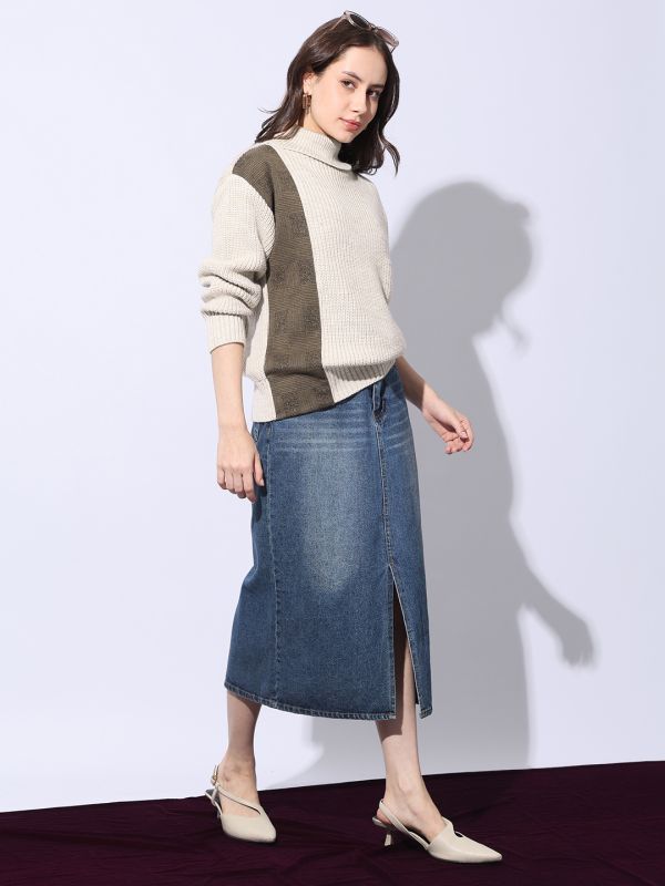 Globus Women Taupe Turtle Neck Long Sleeves Colorblock Self Design Ribbed Hem Winterwear Pullover Sweater