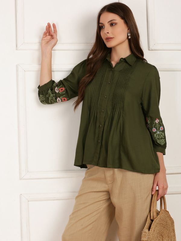 Globus Women Green Floral Embroidered Sleeves Collared Neck Pleated Flared Hem Top