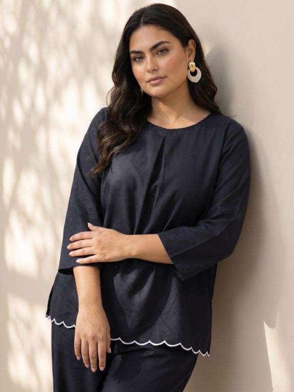 Globus Gloplus Women Black Round Neck Scalloped Hem Top & Trousers Plus Size Co-ord Set