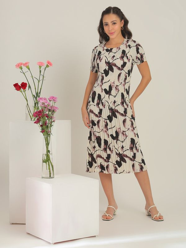 Globus Women Black Round Neck Short Sleeves Floral Print Accordion Pleats A-Line Midi Dress