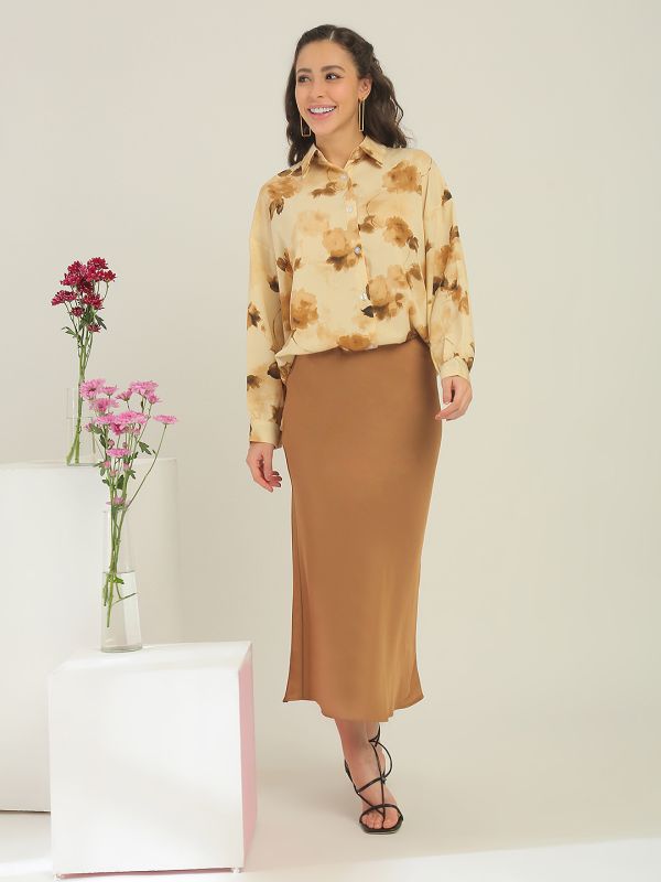 Globus Women Beige Floral Print Collared Neck Cuffed Sleeves Curved Hem Shirt 