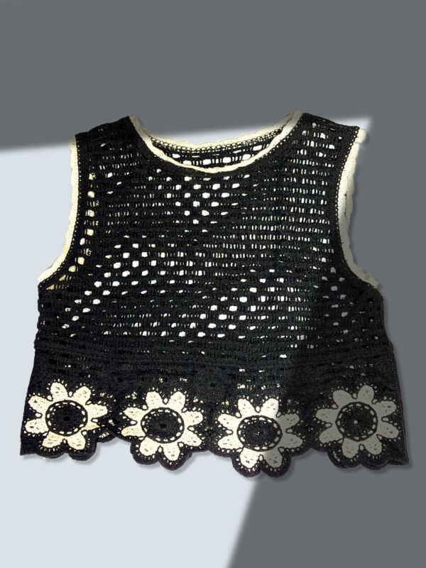 Globus Women Black Round Neck Floral Embroidered Crochet Crop Vest Top