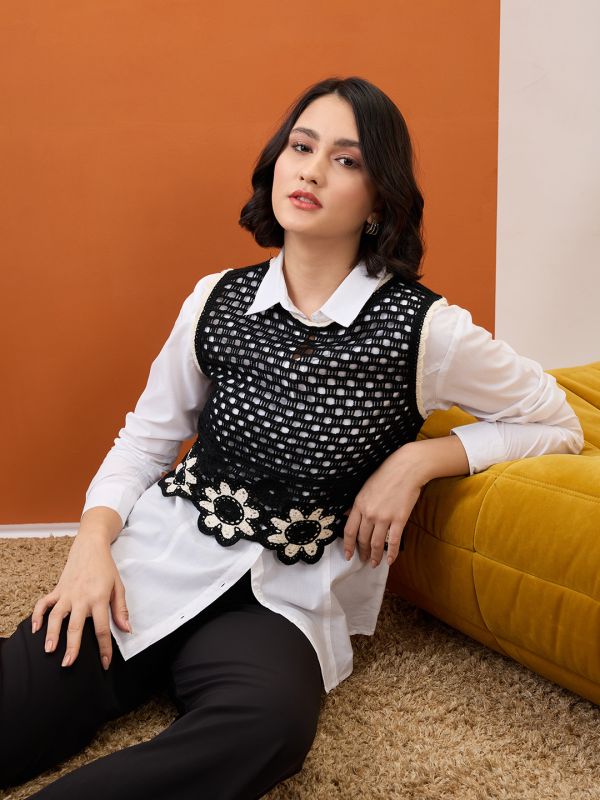 Globus Women Black Round Neck Floral Embroidered Crochet Crop Vest Top