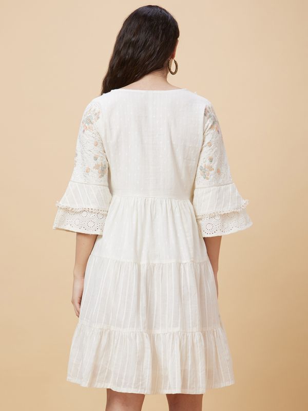 Globus Women Off-White Floral Embroidered Round Tie-Up Neck Casual A-Line Tiered Dress