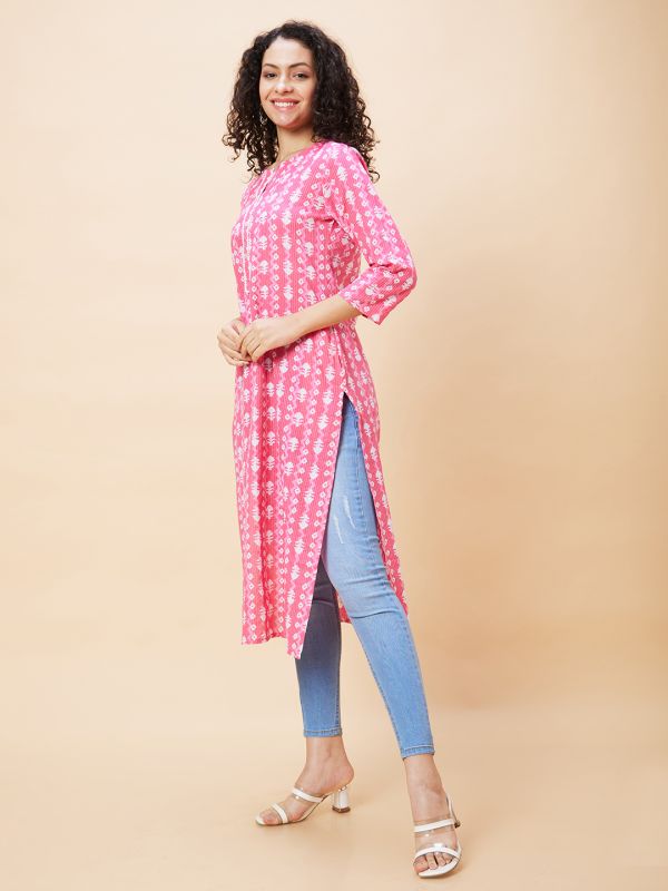 Globus Women Pink Ethnic Motifs Print Round Neck Lace Detailing Straight Fusion Kurta