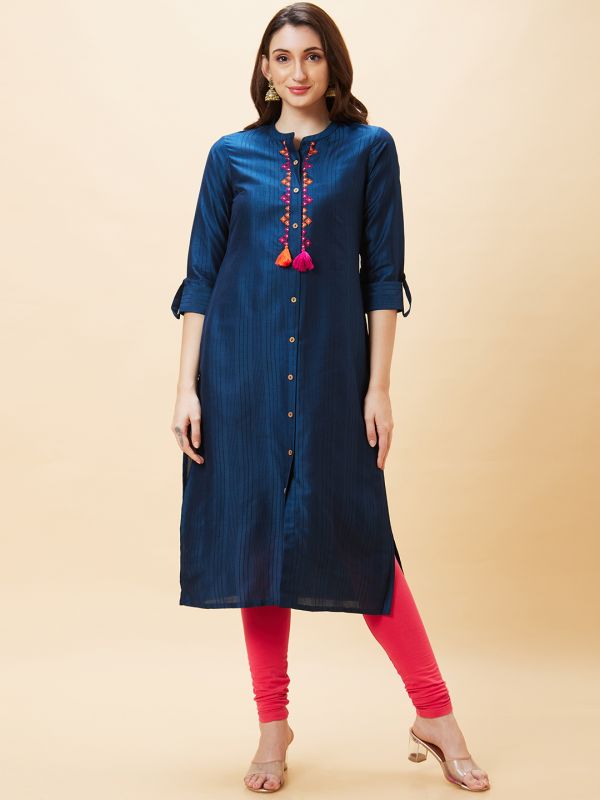 Globus Women Teal Solid Placket Embroidered Mandarin Collar Poly Dobby Straight Kurta with Tassel Detailing