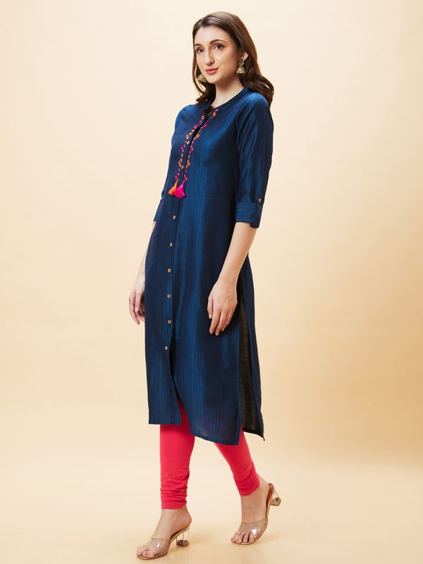 Globus Women Teal Solid Placket Embroidered Mandarin Collar Poly Dobby Straight Kurta with Tassel Detailing