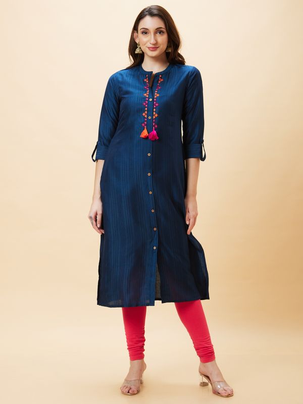 Globus Women Teal Solid Placket Embroidered Mandarin Collar Poly Dobby Straight Kurta with Tassel Detailing