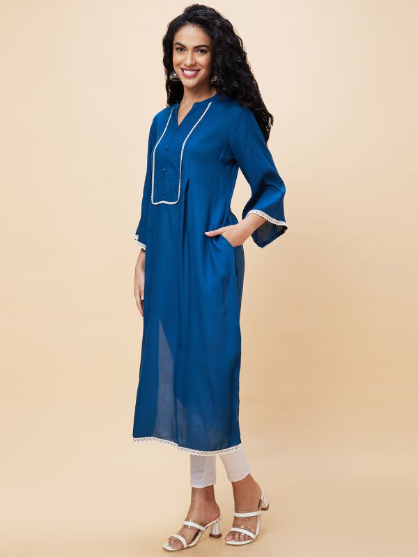 Globus Women Blue Solid Mandarin Collar Lace Insert Detailing Straight Kurta