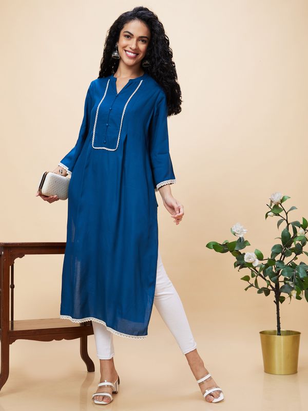 Globus Women Blue Solid Mandarin Collar Lace Insert Detailing Straight Kurta