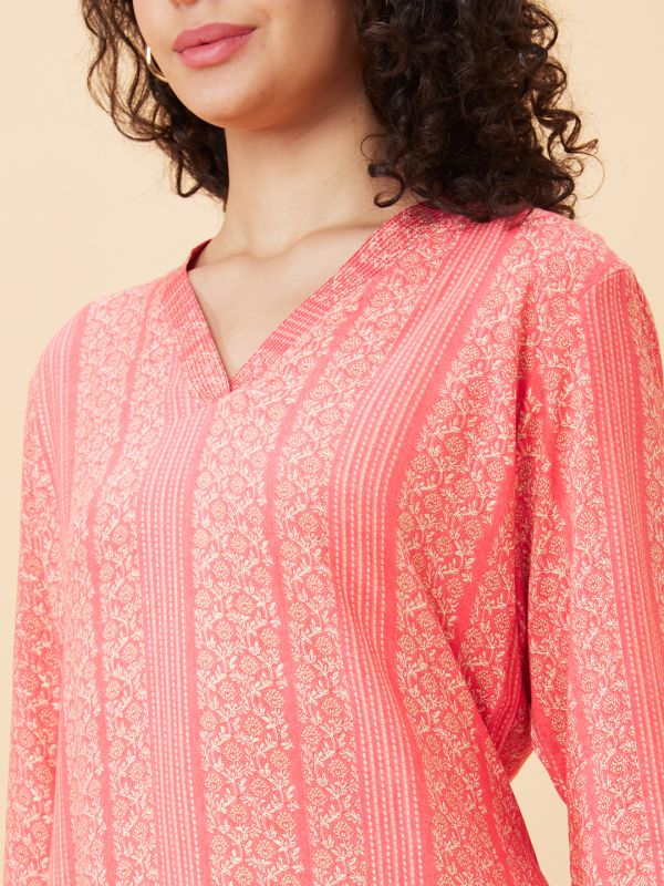 Globus Women Coral Printed V-Neck Straight Kurta