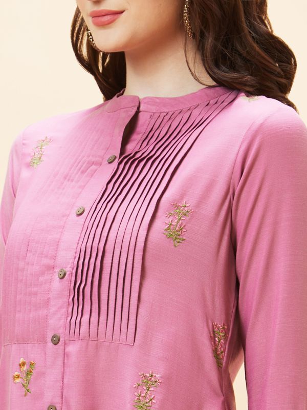 Globus Women Mauve Floral Embroidered Mandarin Collar Pleated A-Line Kurta
