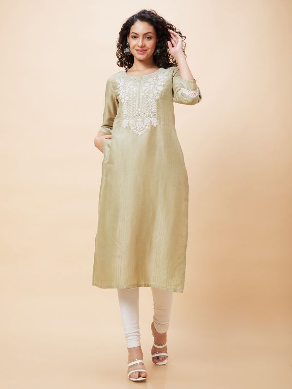 Globus Women Green Embroidered Round Neck Straight Kurta with Sequinned Highlight