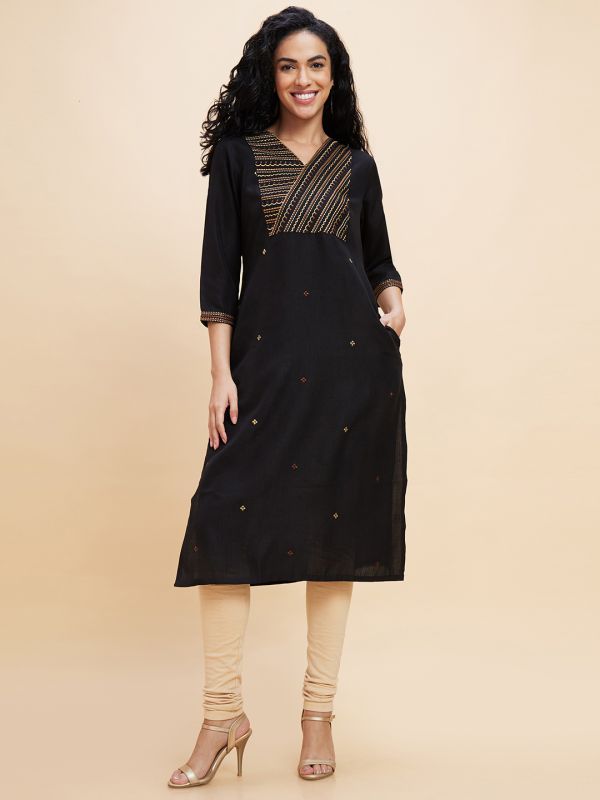 Globus Women Black Yoke Embroidered V-Neck Straight Kurta
