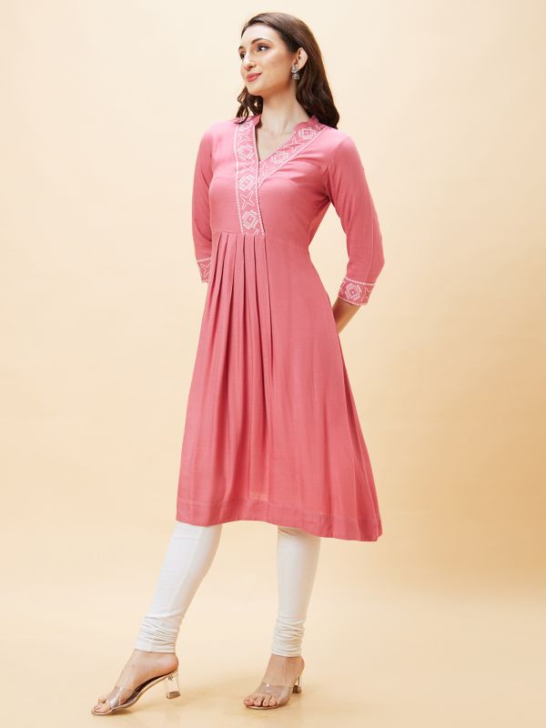 Globus Women Pink Embroidered Overlapping Neckline Mandarin Collar A-Line Kurta