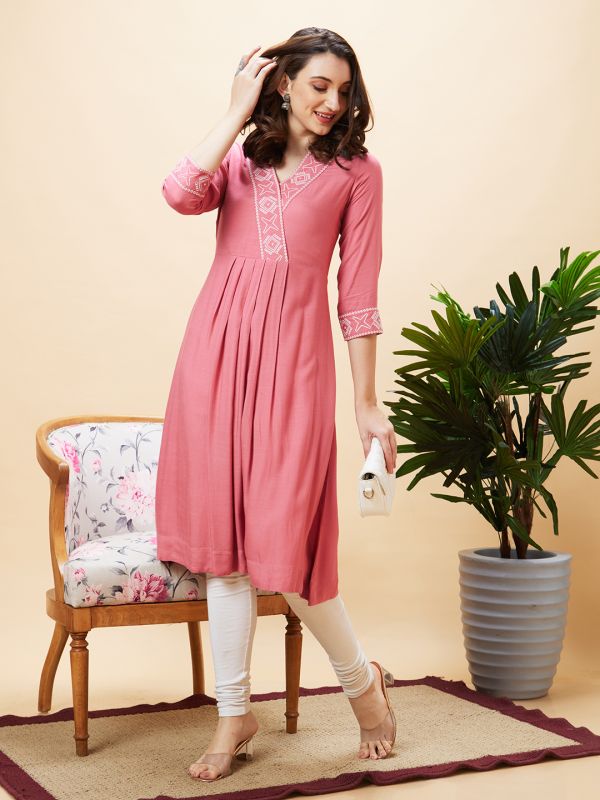 Globus Women Pink Embroidered Overlapping Neckline Mandarin Collar A-Line Kurta
