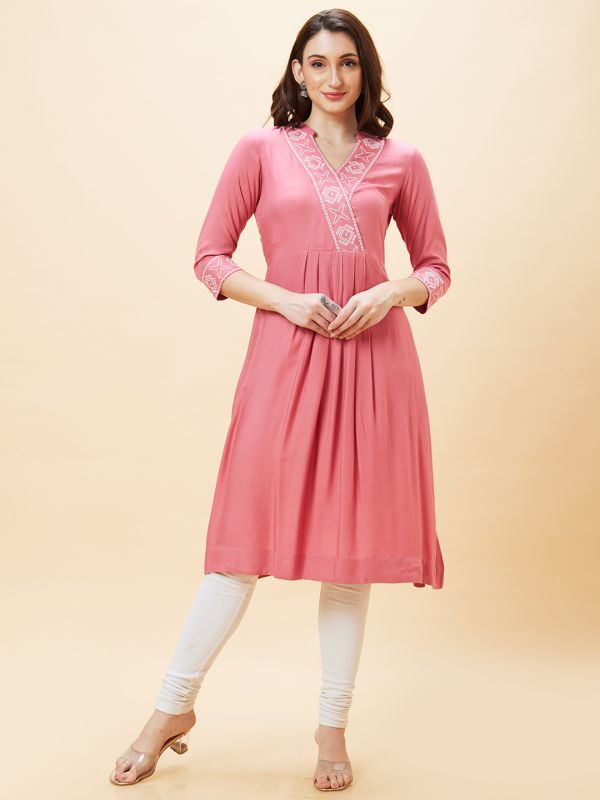 Globus Women Pink Embroidered Overlapping Neckline Mandarin Collar A-Line Kurta