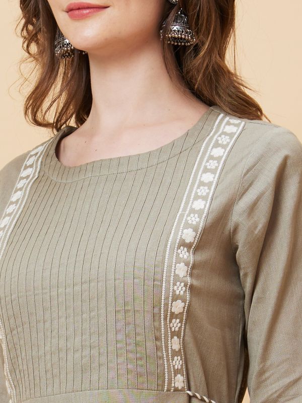 Globus Women Olive Solid Pleat Detailing A-Line Fusion Kurta