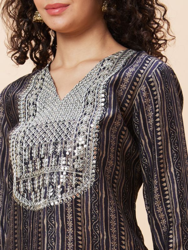 Globus Women Blue Ethnic Print V-Neck Straight Kurta with Sequinned Yoke Embroidery
