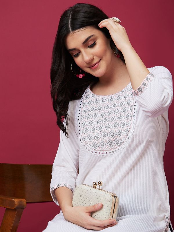 Globus Women White Casual Embroidered Round Neck 3/4th Sleeve Ethnic Kurta