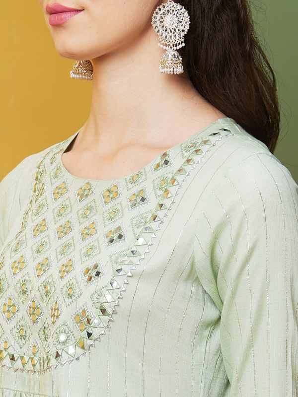 Globus Women Green Embroidered Cotton Daily Wear Round Neck Anarkali Flared Kurta