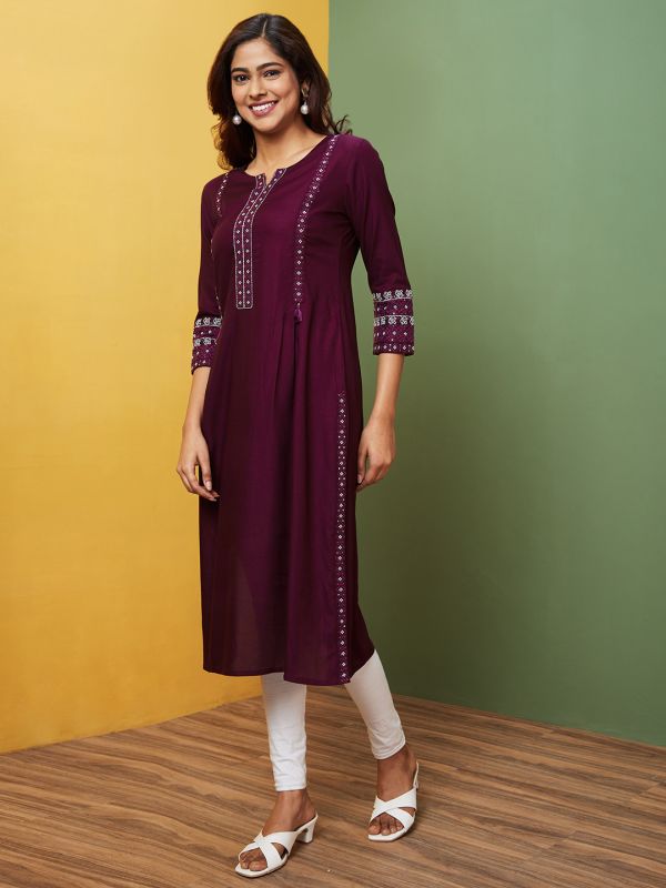Globus Women Purple Embroidered Round Neck Regular Kurta