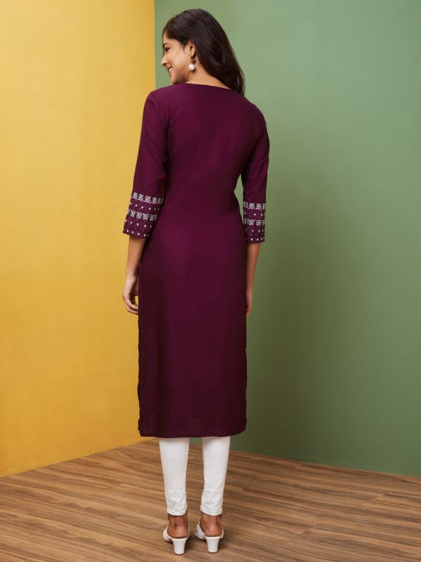 Globus Women Purple Embroidered Round Neck Regular Kurta